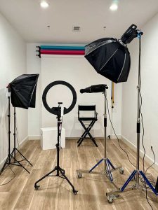 Selfie Cove - Zone 9 - Studio